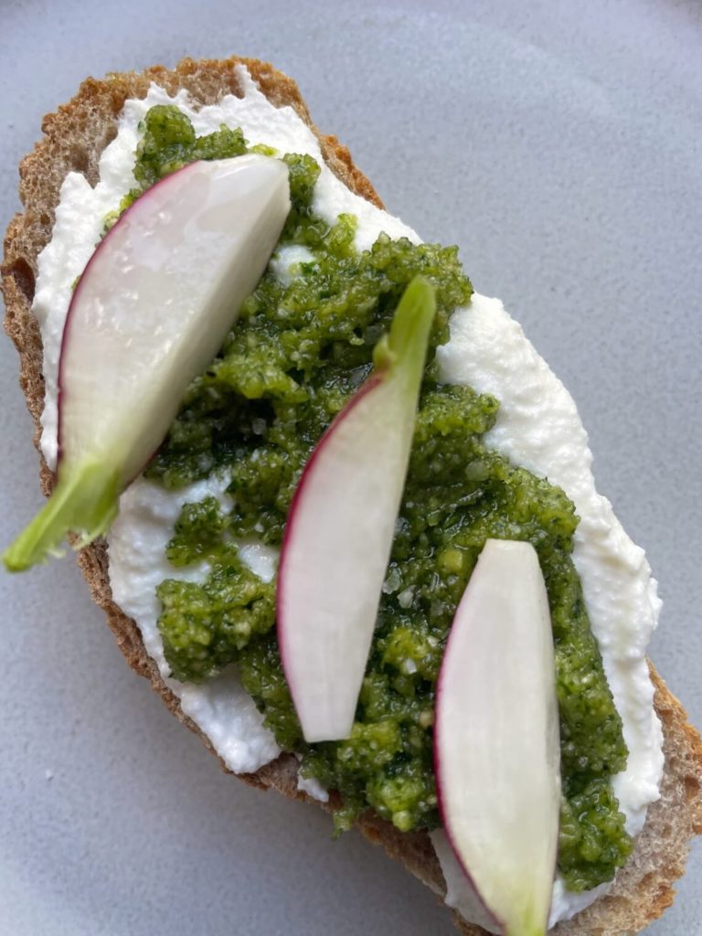 radish leaves pesto