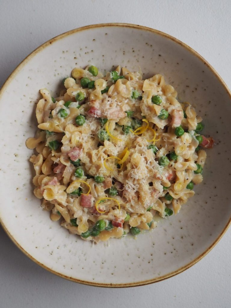 Tiny shell pasta with bacon and peas